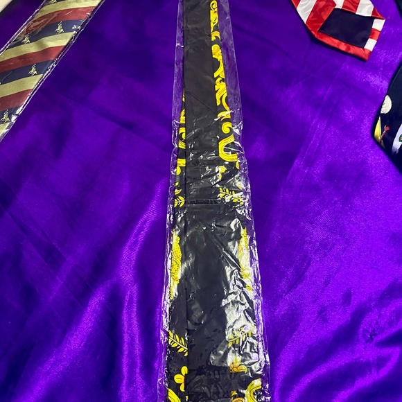 Versace Licenced Silk Necktie  Sz OS - Picture 4 of 10